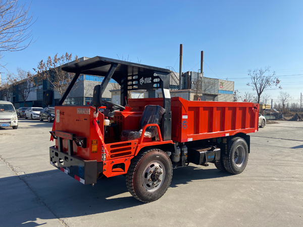 UQ-5地下自卸车